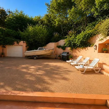 Blue * Roquebrune-sur Argens
