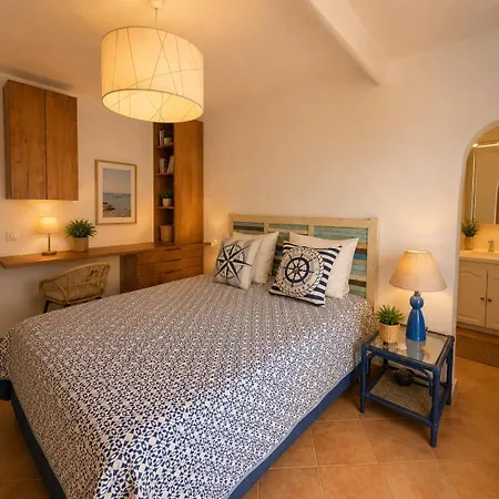 Blue * Roquebrune-sur Argens