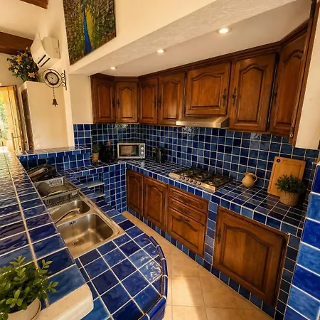 Blue Roquebrune-sur-Argens